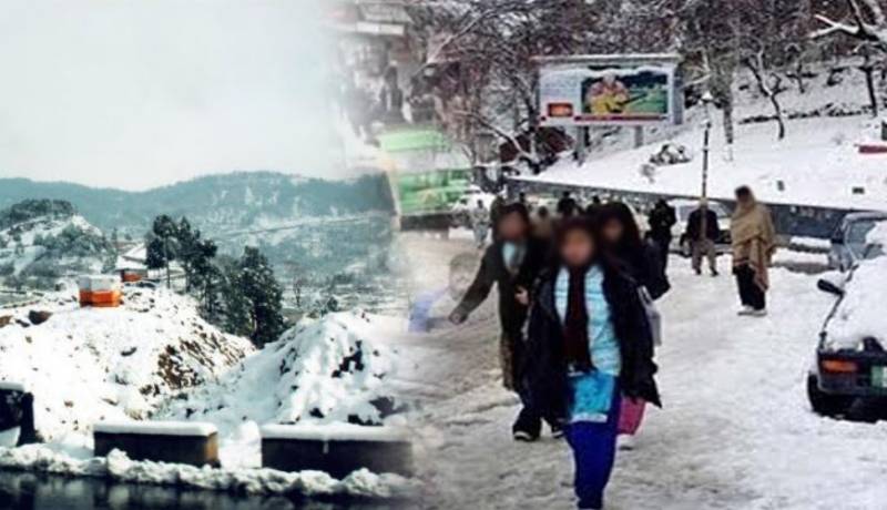Tourists throng hilly areas to enjoy snowfall