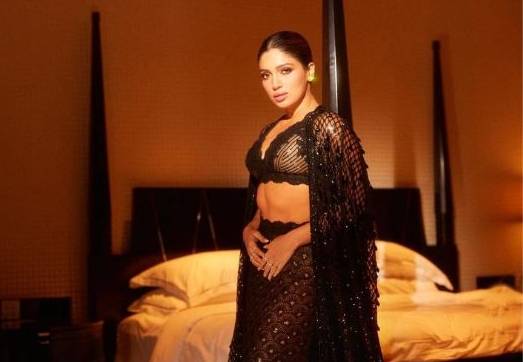 Indian actress Bhumi Pednekar sets temperature soaring in dress designed by Pakistani designer