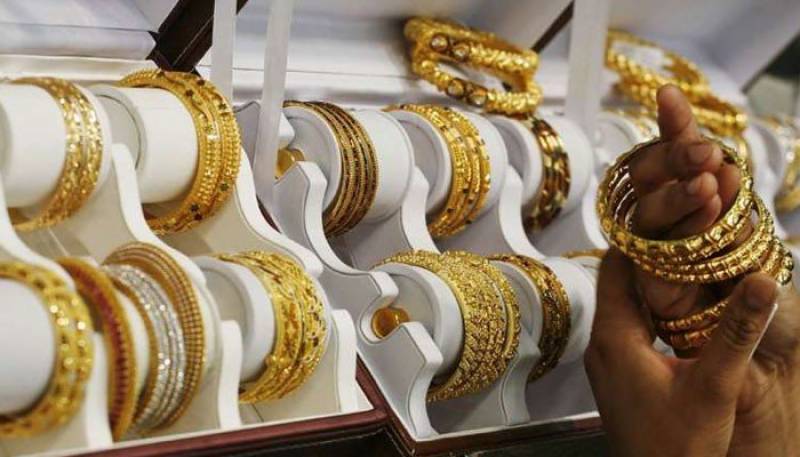 Gold continues to shine, hits all-time high of Rs210,500 in Pakistan