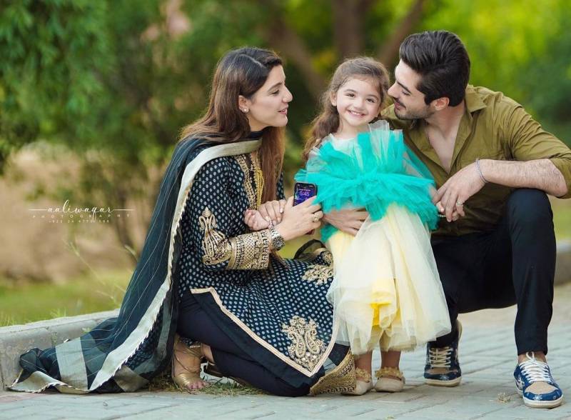 Junaid Niazi's daughter Ezza wins hearts with new video