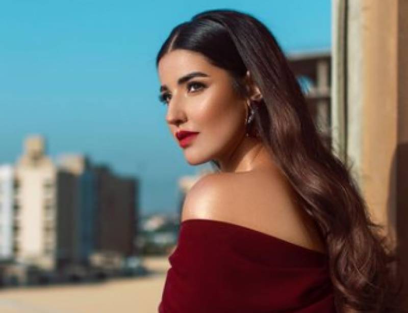 Hareem Farooq’s new sun-kissed pictures leave fans in awe