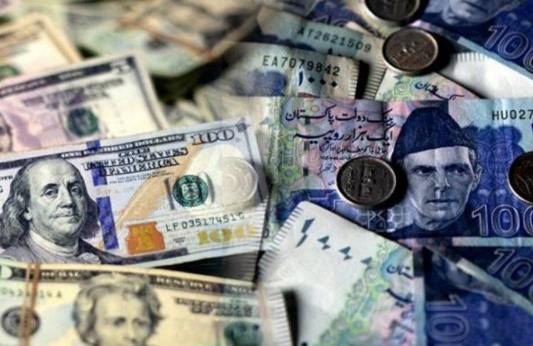 Pakistani rupee registers gains against dollar amid IMF talks
