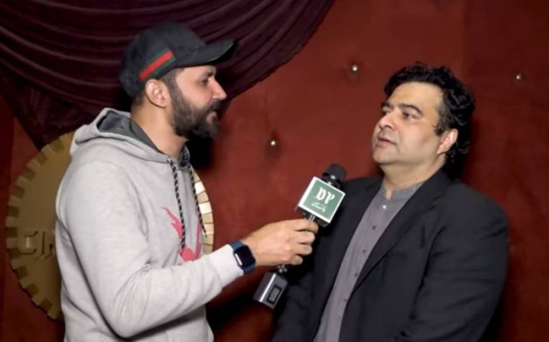 Kamran Shahid enters showbiz with his directorial debut of 'Huey Tum Ajnabi' (DP Exclusive)