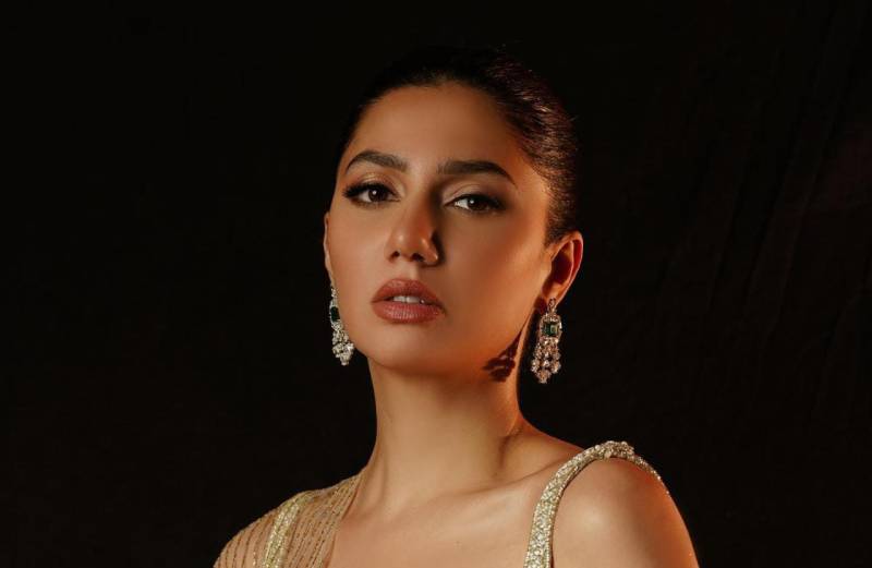 Mahira Khan displeases fans with latest clothing collection