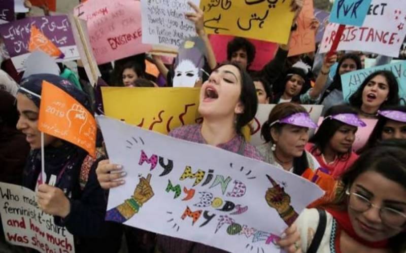 Aurat marchers denied rally permission in Lahore over ‘threats, controversial banners’