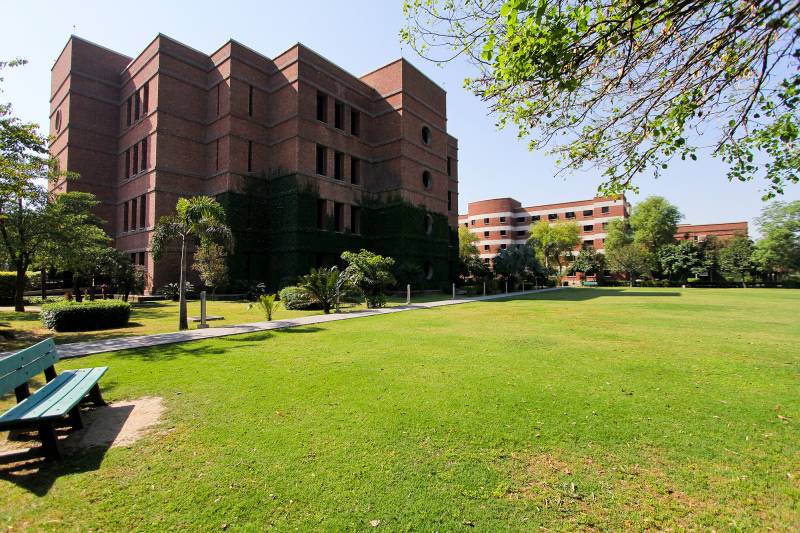 US to establish e-Mobility Research and Development Center at LUMS