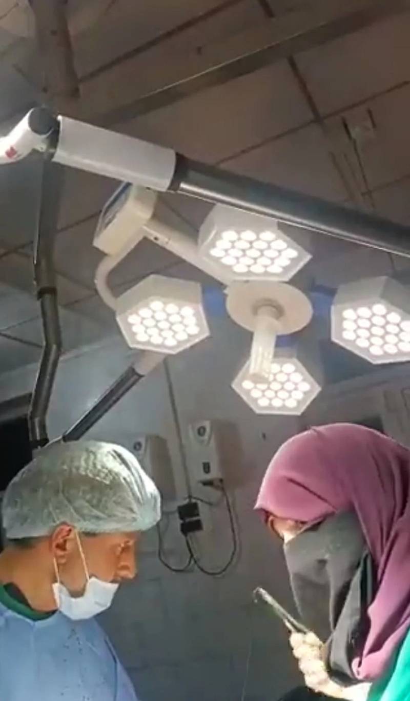 Video of surgeons tending to patient amidst earthquake goes viral