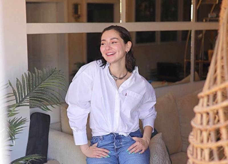 Hania Aamir shares pictures from fun-filled evening with friends in Lahore