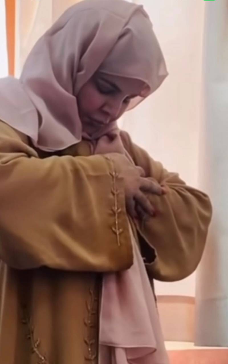Rakhi Sawant shares video of herself praying