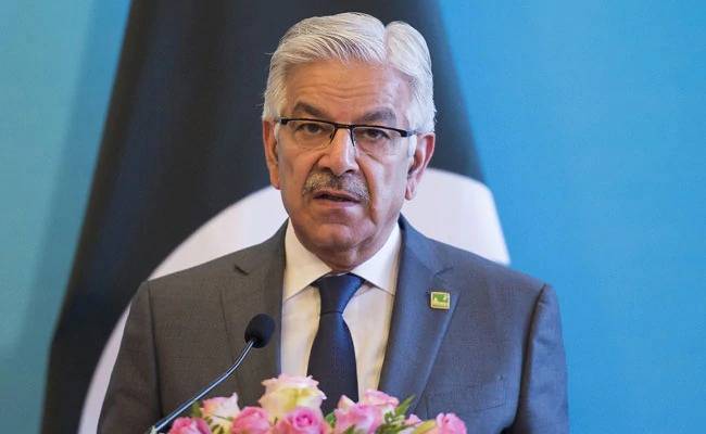 PTI sends Rs10 billion notice to Khawaja Asif over allegations of selling party tickets