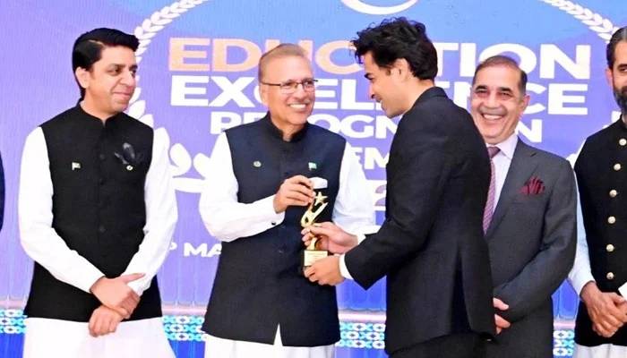 Shehzad Roy receives prestigious Education Excellence Award
