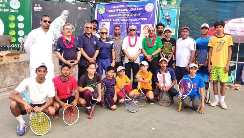 Hockey greats visit High Performance Tennis Camp to boost youngsters’ morale