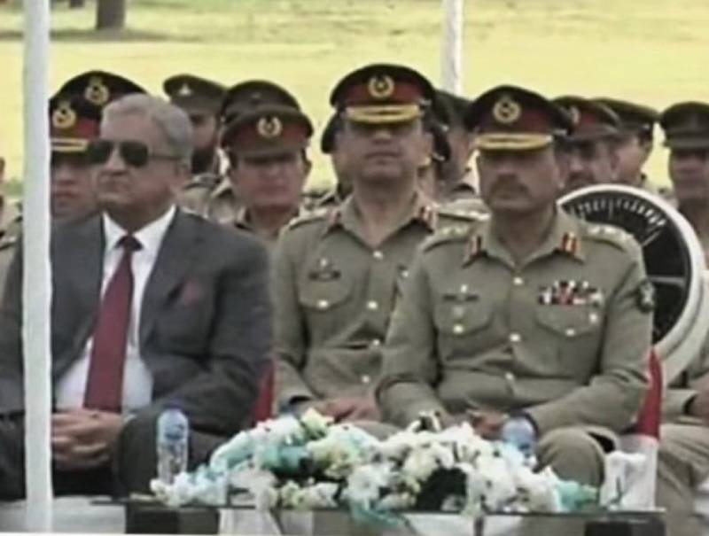Picture of Gen Bajwa sitting next to Gen Asim at Martyrs Day ceremony goes viral