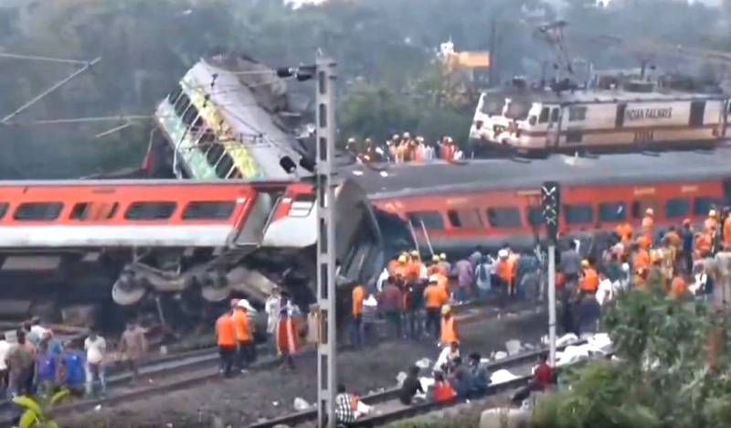 Death toll in India train disaster climbs to nearly 300 as over 1000 injured 