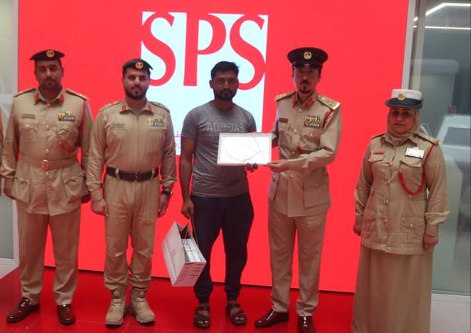 Pakistani honoured for returning around Rs8m to Dubai police
