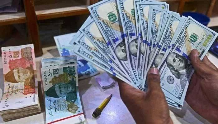 Pakistan plans to relax annual currency caps for inbound passengers