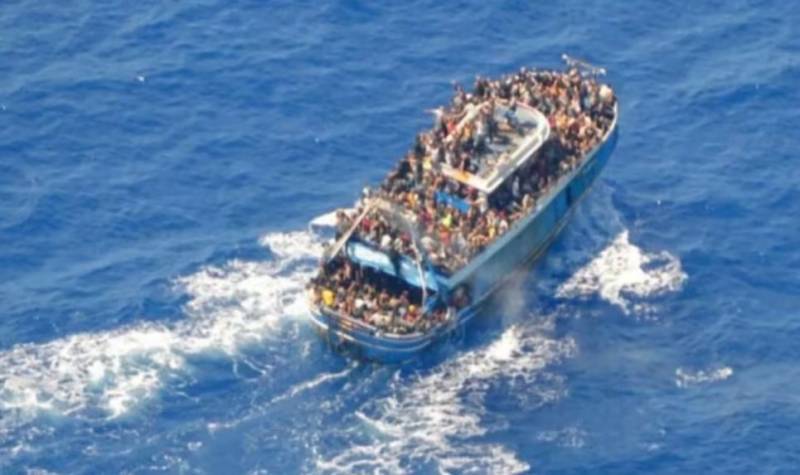 How many Pakistanis were onboard the boat that sunk near Greece?
