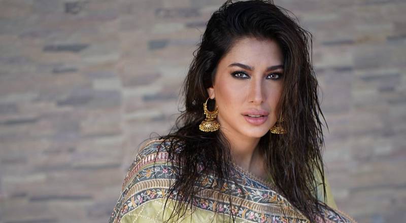 Why doesn't Mehwish Hayat work with Lahore-based producers?
