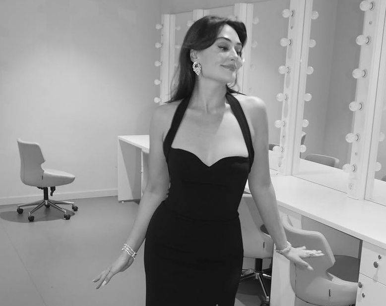 Esra Bilgiç steals hearts with new sizzling photos in bold black dress