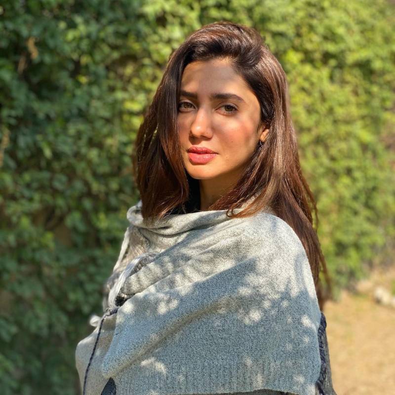 Mahira Khan posts no-filter selfies after being shadow banned for supporting Palestine