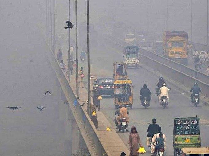 Punjab imposes smog emergency, schools to stay open