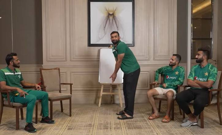 Pakistan players enjoy Charades ahead of crucial England game