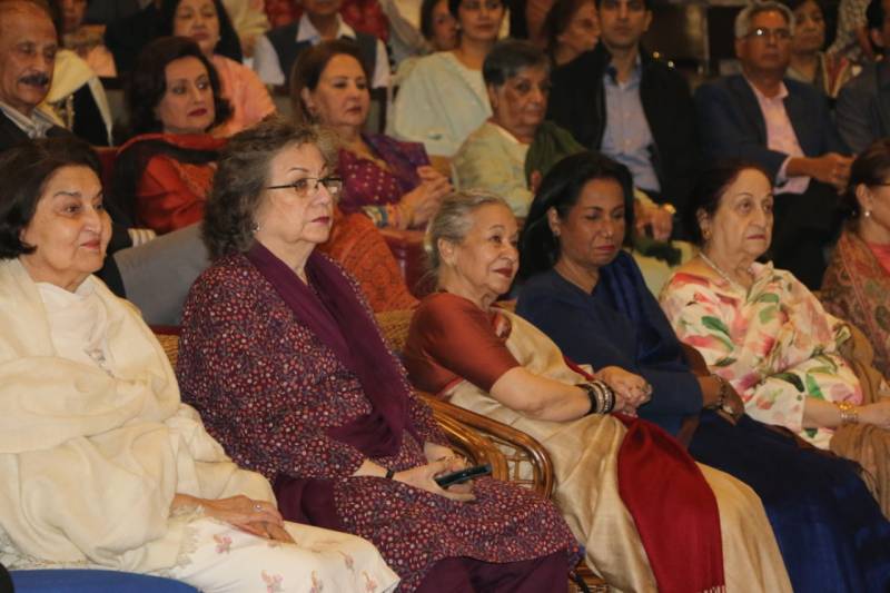 OAKS, Mashmool hold storytelling night full of cultural richness, artistic brilliance at Kinnaird College 
