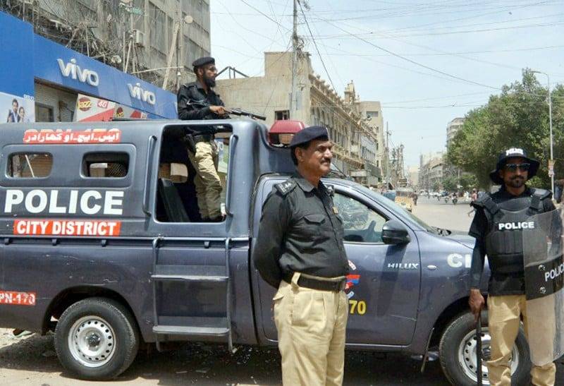 Elderly man robbed of $4,000 in Karachi