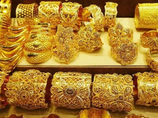 Gold sees significant decline in prices in Pakistan 