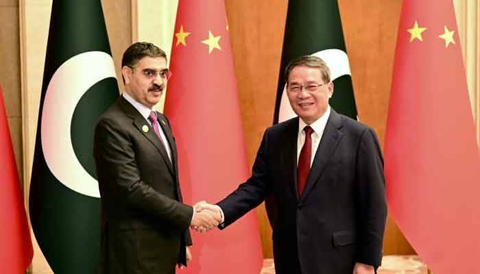 Pakistan requests China to rollover $2 billion loan 