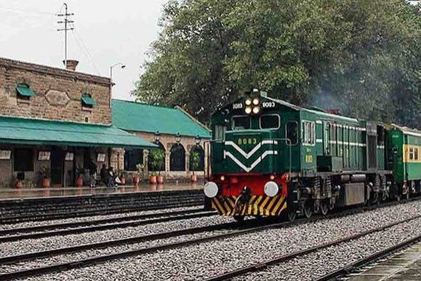 Punjab decides to launch tourist glass train from Rawalpindi to Murree
