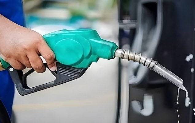 Petrol price in Pakistan increased by Rs7.45 per litre 