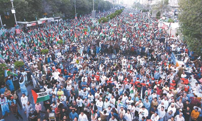 'Stop the Genocide in Gaza': Thousands of students call for independent Palestinian state at Karachi rally