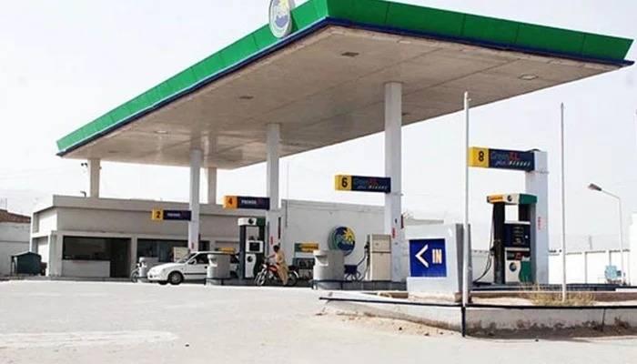 Alert! Petrol, diesel likely to be unavailable on July 5 across Pakistan
