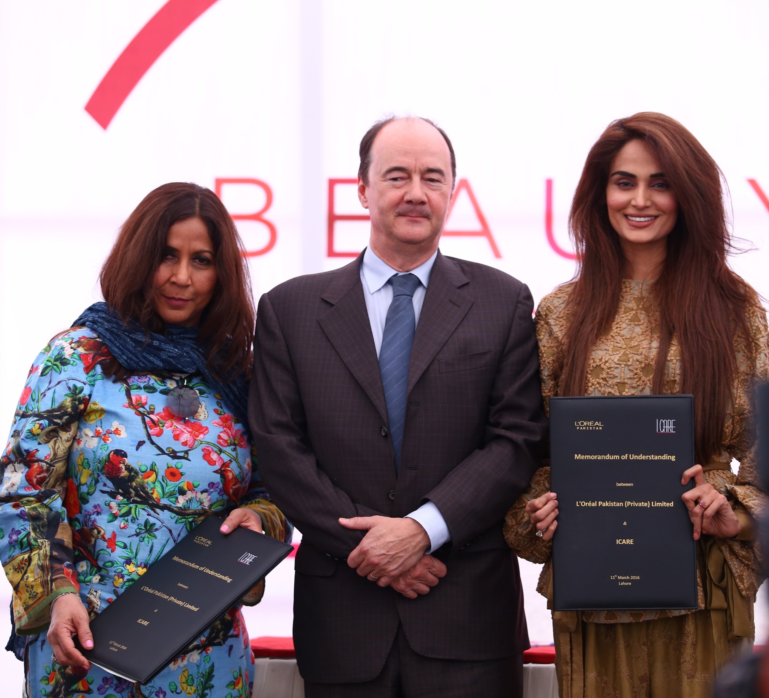 Geoff Skingsley%2c Executive Vice President L%27Oréal Middle East and Africa%2c Musharaf Hai%2c Managing Director L%27Oréal Pakistan and Mehreen Syed%2c Chairperson ICARE (2)