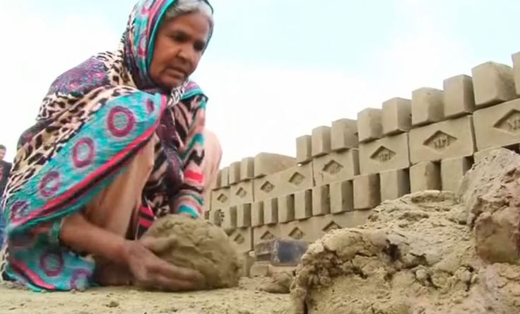 woman pakistani-labourer