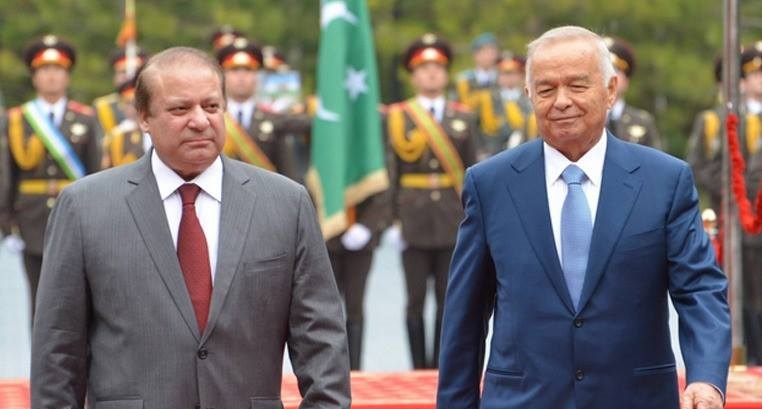 Pakistan Prime Minister Nawaz Sharif with President Islam Karimov during his visit to Uzbekistan last year.–File photo