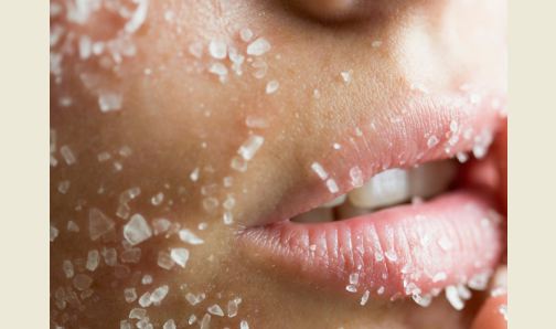 exfoliate-your-face-to-unclog-the-big-pores