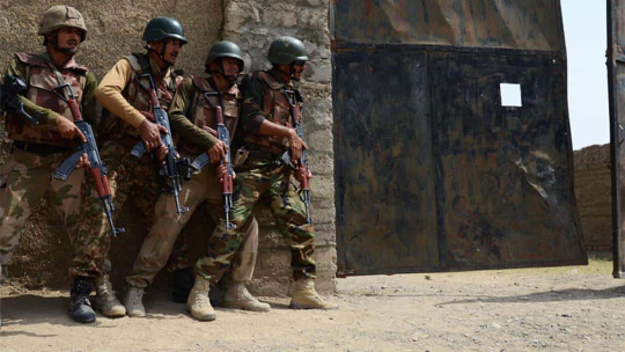 Fighting the faceless enemy: Power versus strategy