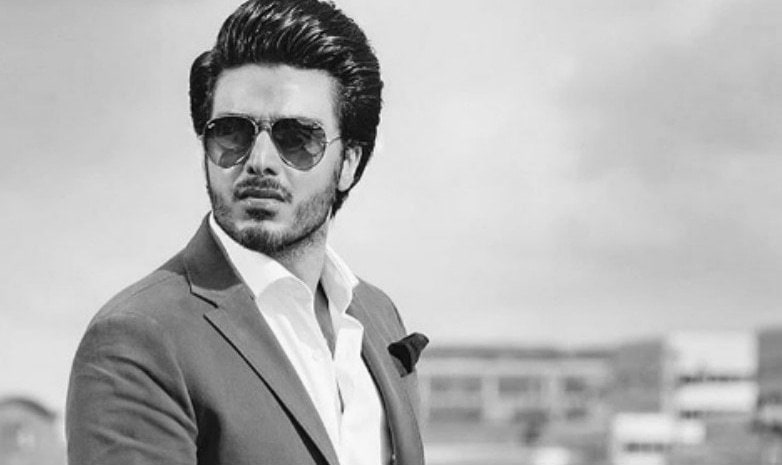 Ahsan Khan Pays Homage To Mashal Khan In LSA 2017 Acceptance Speech Ahsan Khan Pays Homage To Mashal Khan In LSA 2017 Acceptance Speech