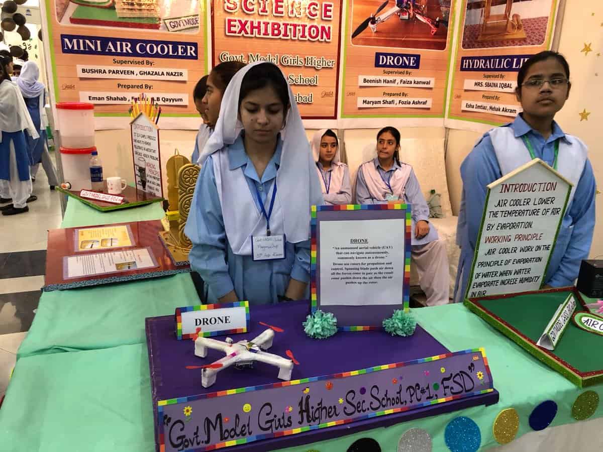 Young Pakistanis shine at science fair with Medical delivery drones ...