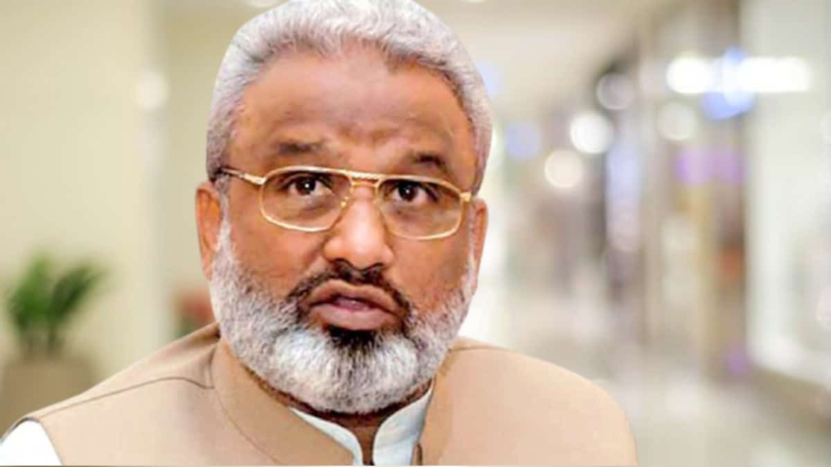 Ex-CM Sindh Arbab Ghulam Rahim appointed as PM s aide on Sindh affairs