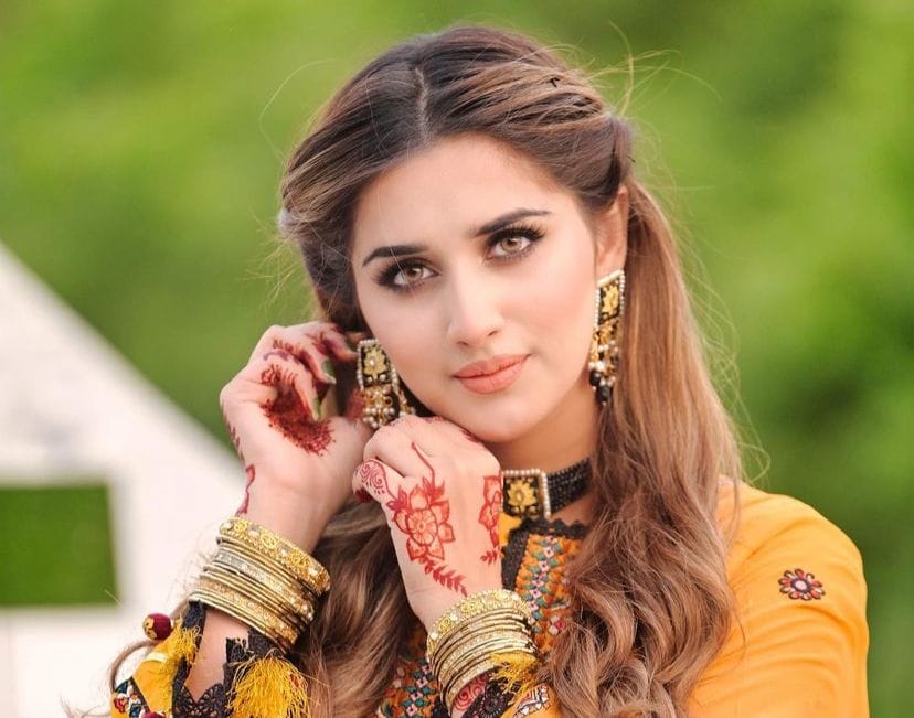 TikTok Star Alishbah Anjum Stuns Fans With New Video TikTok Star Alishbah Anjum Stuns Fans With New Video