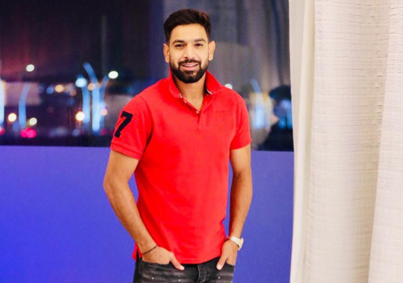 Haris Rauf celebrates birthday with friends and team players