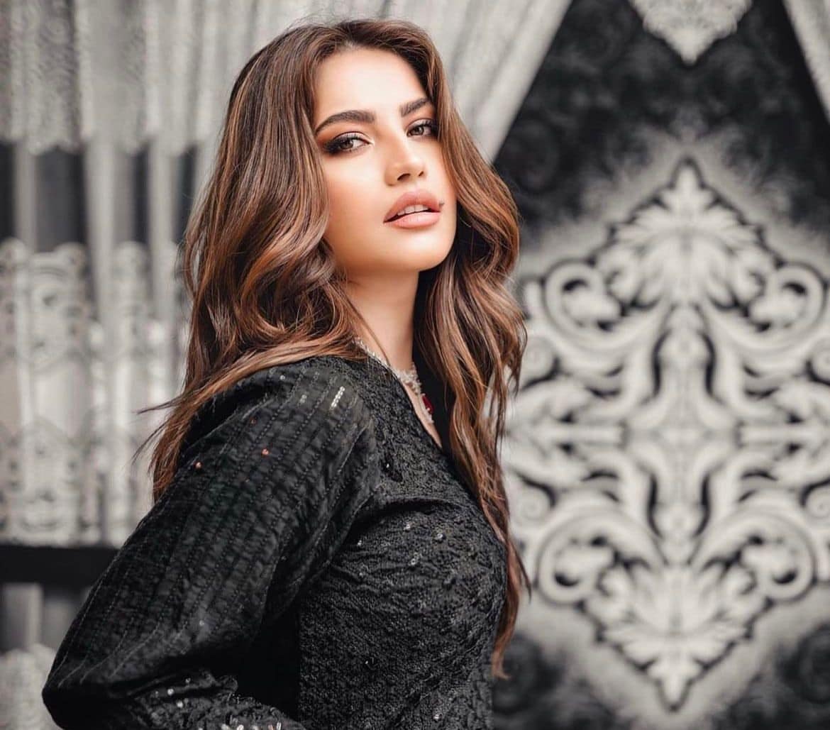 WATCH Neelum Muneer dances her heart out at a friend s wedding WATCH Neelum Muneer dances her heart out at a friend s wedding