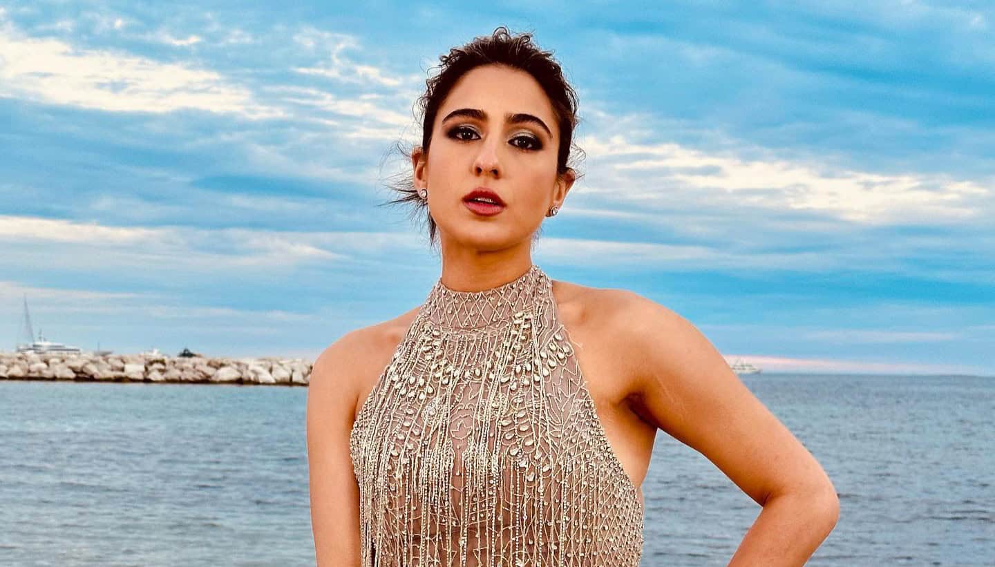 IN PICTURES: Sizzling Sara Ali Khan in swimsuit steals spotlight ...