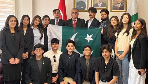 Pakistan Student Pakistani students shine at Turkiye s largest public speaking competition