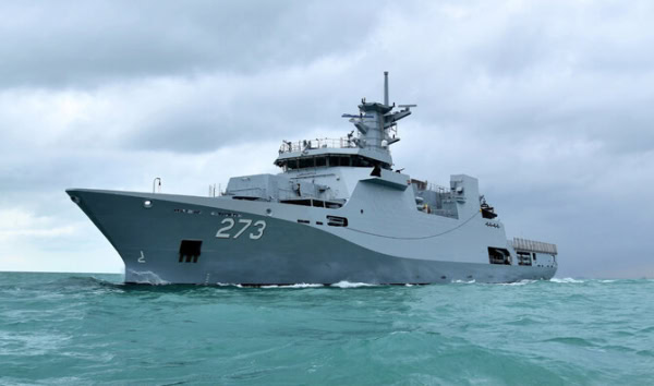 Hunain Color Pakistan Navy's newly commissioned ship Hunain arrives at Karachi port