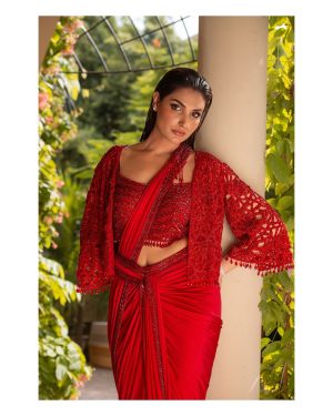 Amna Ilyas Paints The Town Red In New Bold Pictures 