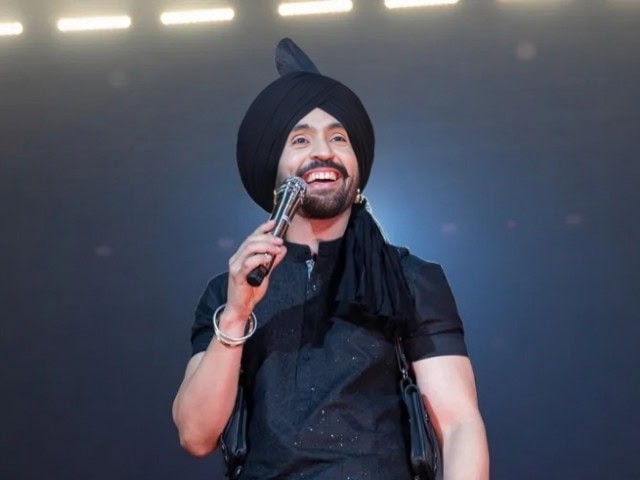 Diljit Dosanjh Expresses Love For Pakistan During Manchester Concert